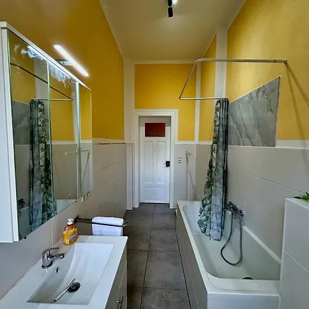 Fw 20 - Erdgeschosswohnung - Zentral - Bahnhofsnah *