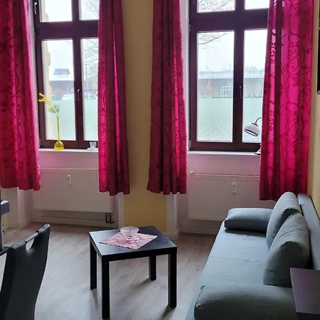 Fw 20 - Erdgeschosswohnung - Zentral - Bahnhofsnah * Görlitz